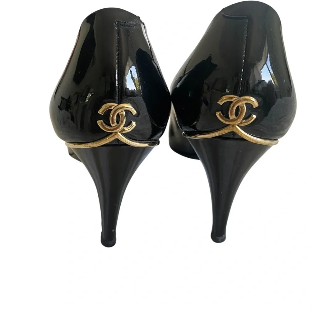 CHANEL Black Patent Leather Heels with Gold Accent size 39.5